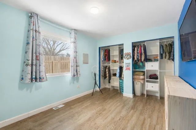 $300,000 | 46 North Ridgemoor Avenue, Mundelein, IL 60060