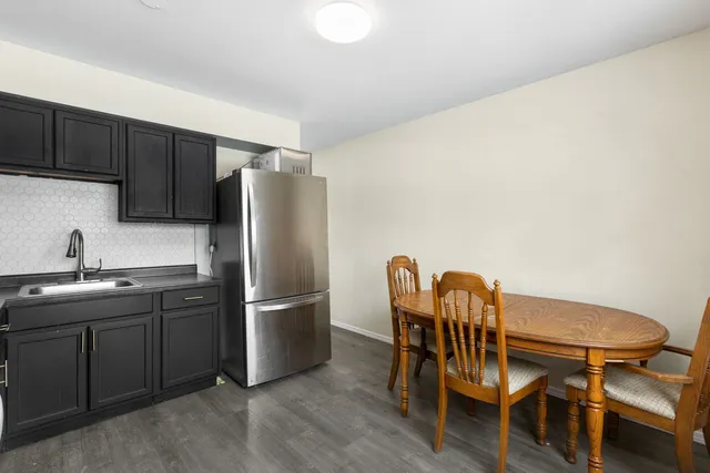 $300,000 | 46 North Ridgemoor Avenue, Mundelein, IL 60060