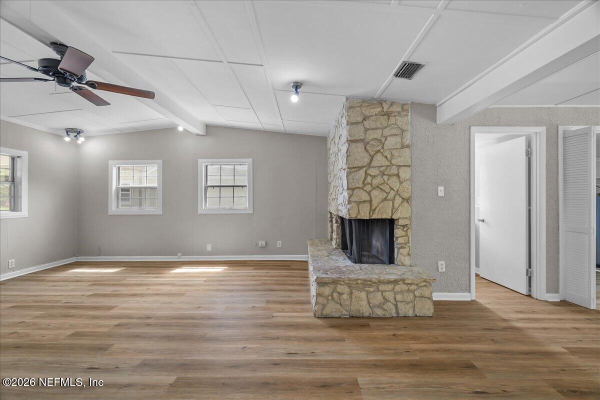 8712 Mathonia Avenue Jacksonville, FL 32211 - Photo 7 of 33 Living Room