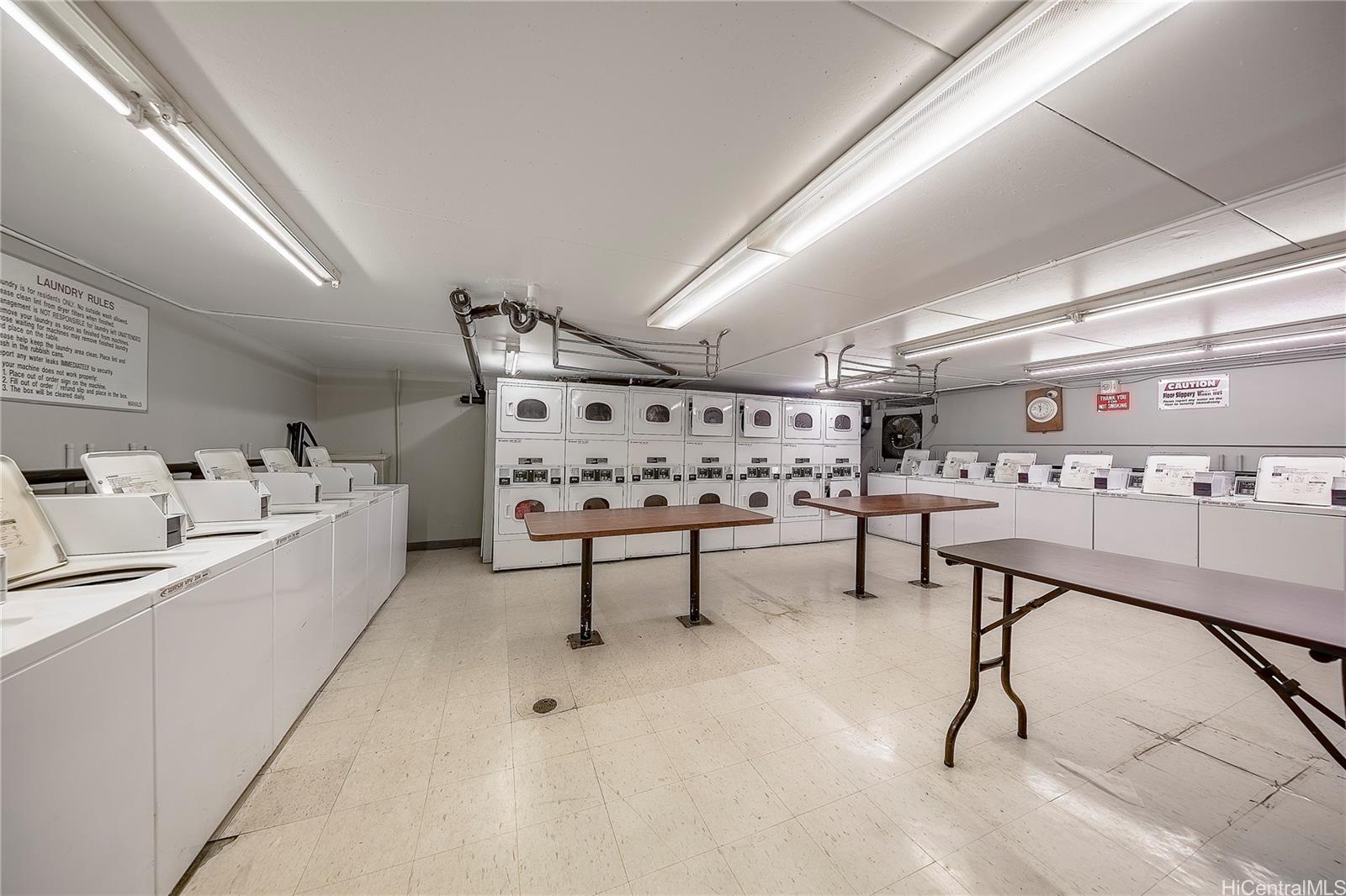 2888 Ala Ilima Street, Unit 1901 Honolulu, HI 96818 - Photo 10 of 14 a room with furniture and white walls