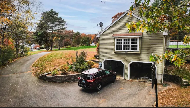 $425,000 | 15 Ryler Court, Thompson, CT 06255