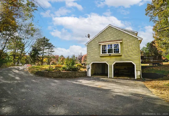 $425,000 | 15 Ryler Court, Thompson, CT 06255