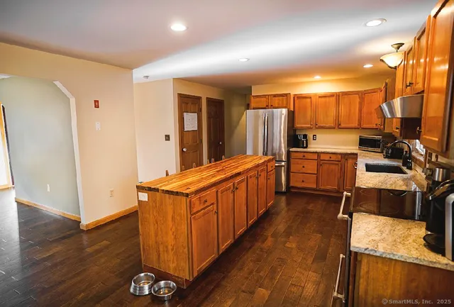 $425,000 | 15 Ryler Court, Thompson, CT 06255