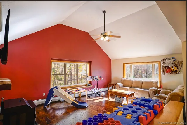 $425,000 | 15 Ryler Court, Thompson, CT 06255