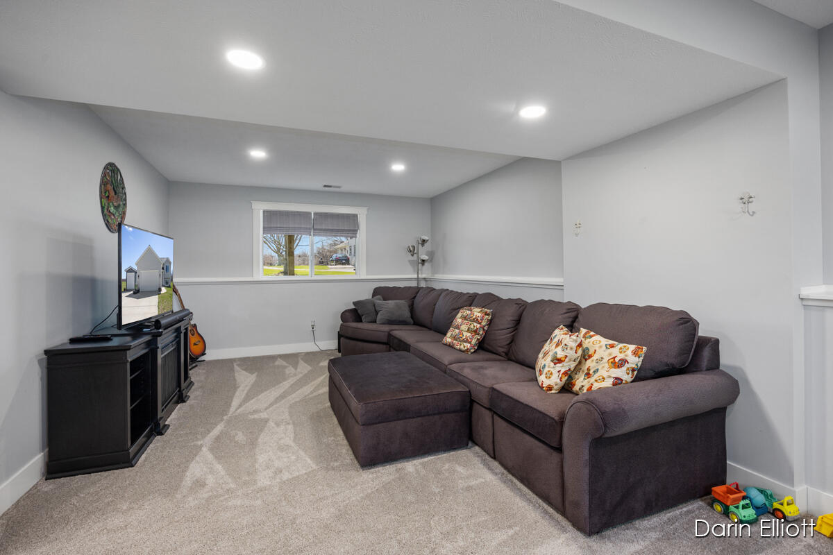 11555 Hawks Landing Road Lowell, MI 49331 - Photo 29 of 61 IMG_1023
