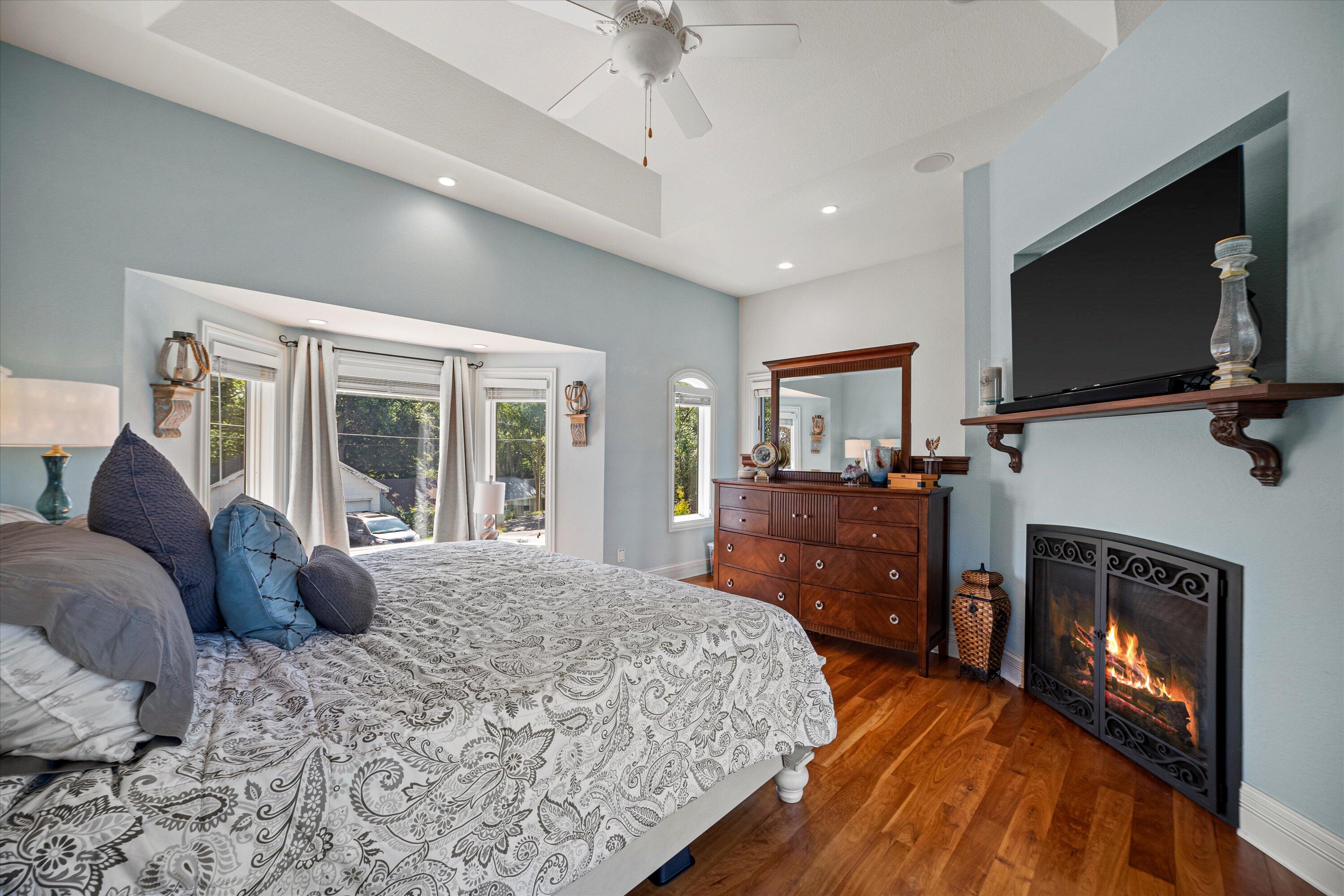 W332N6211 County Rd C Merton, WI 53058 - Photo 23 of 58 Primary bdrm with fireplace