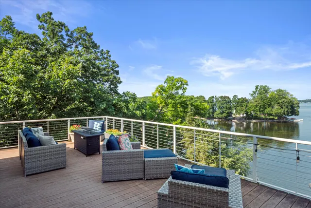 $1,375,000 | W332N6211 County Rd C, Merton, WI 53058