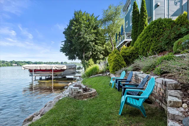 $1,375,000 | W332N6211 County Rd C, Merton, WI 53058