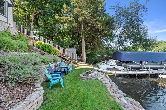 $1,375,000 | W332N6211 County Rd C, Merton, WI 53058