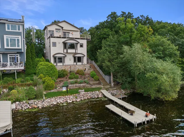 $1,375,000 | W332N6211 County Rd C, Merton, WI 53058