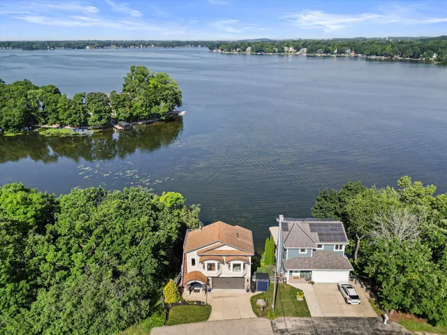 $1,375,000 | W332N6211 County Rd C, Merton, WI 53058