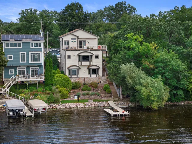 $1,375,000 | W332N6211 County Rd C, Merton, WI 53058