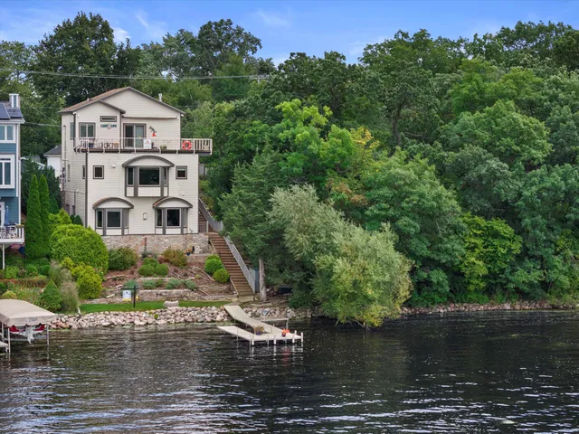 $1,375,000 | W332N6211 County Rd C, Merton, WI 53058