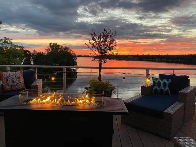 $1,375,000 | W332N6211 County Rd C, Merton, WI 53058