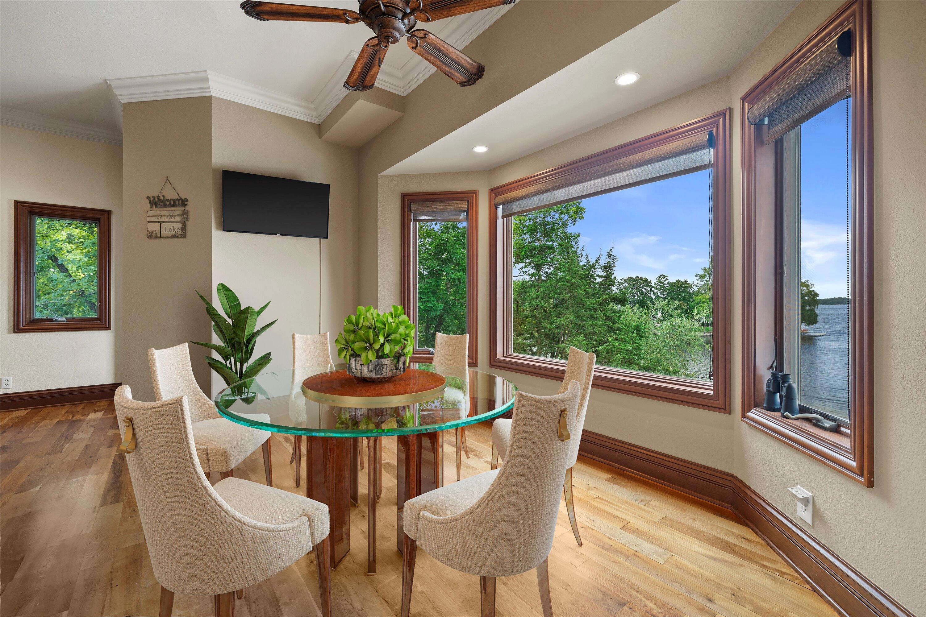 W332N6211 County Rd C Merton, WI 53058 - Photo 6 of 58 Kitchen dinette