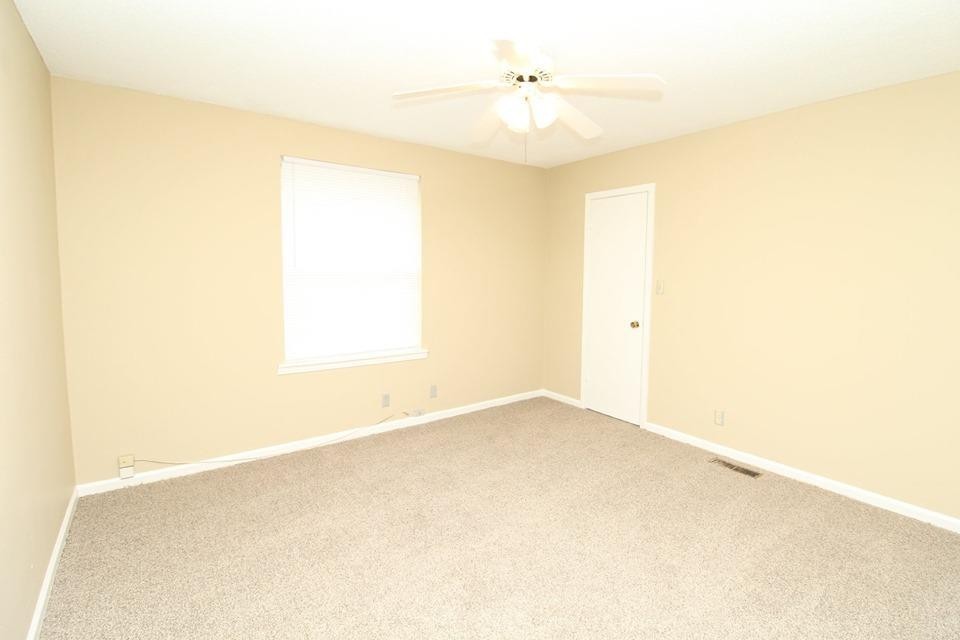 1044 Pembroke Road, Unit 32 Oak Grove, TN 42262 - Photo 5 of 7
