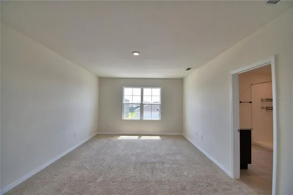 a view of empty room with window