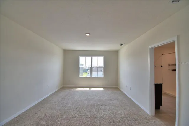 a view of empty room with window