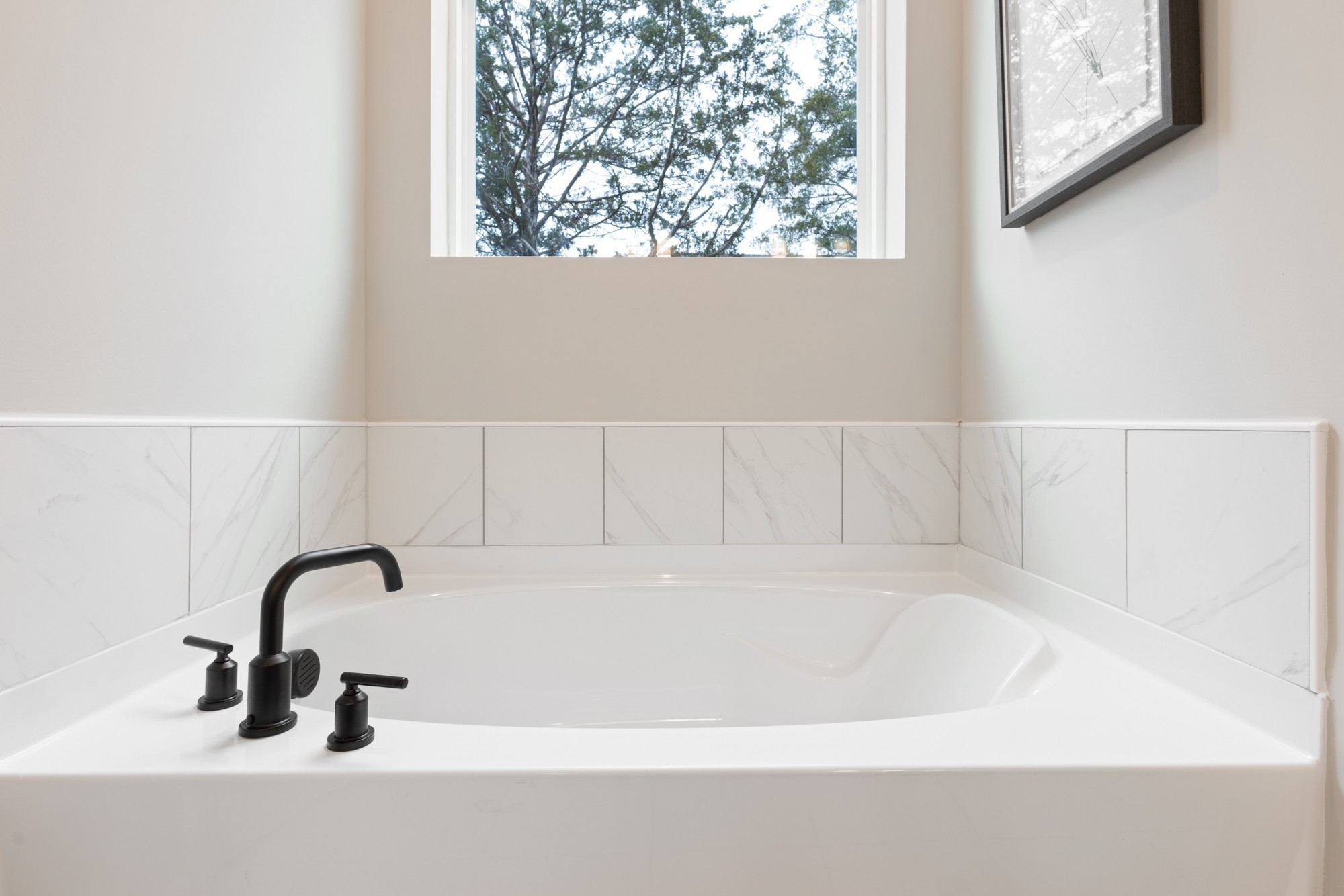 1300 Godwin Road Hermitage, TN 37076 - Photo 19 of 34 a bathroom with a bathtub