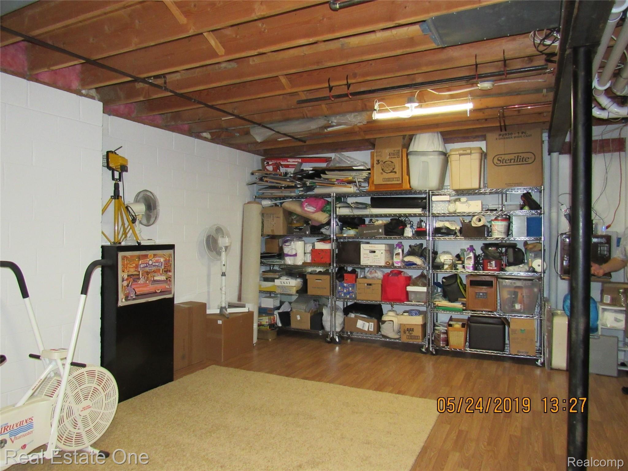 384 Nakomis Road Lake Orion, MI 48362 - Photo 70 of 77 IMG_0554.JPG