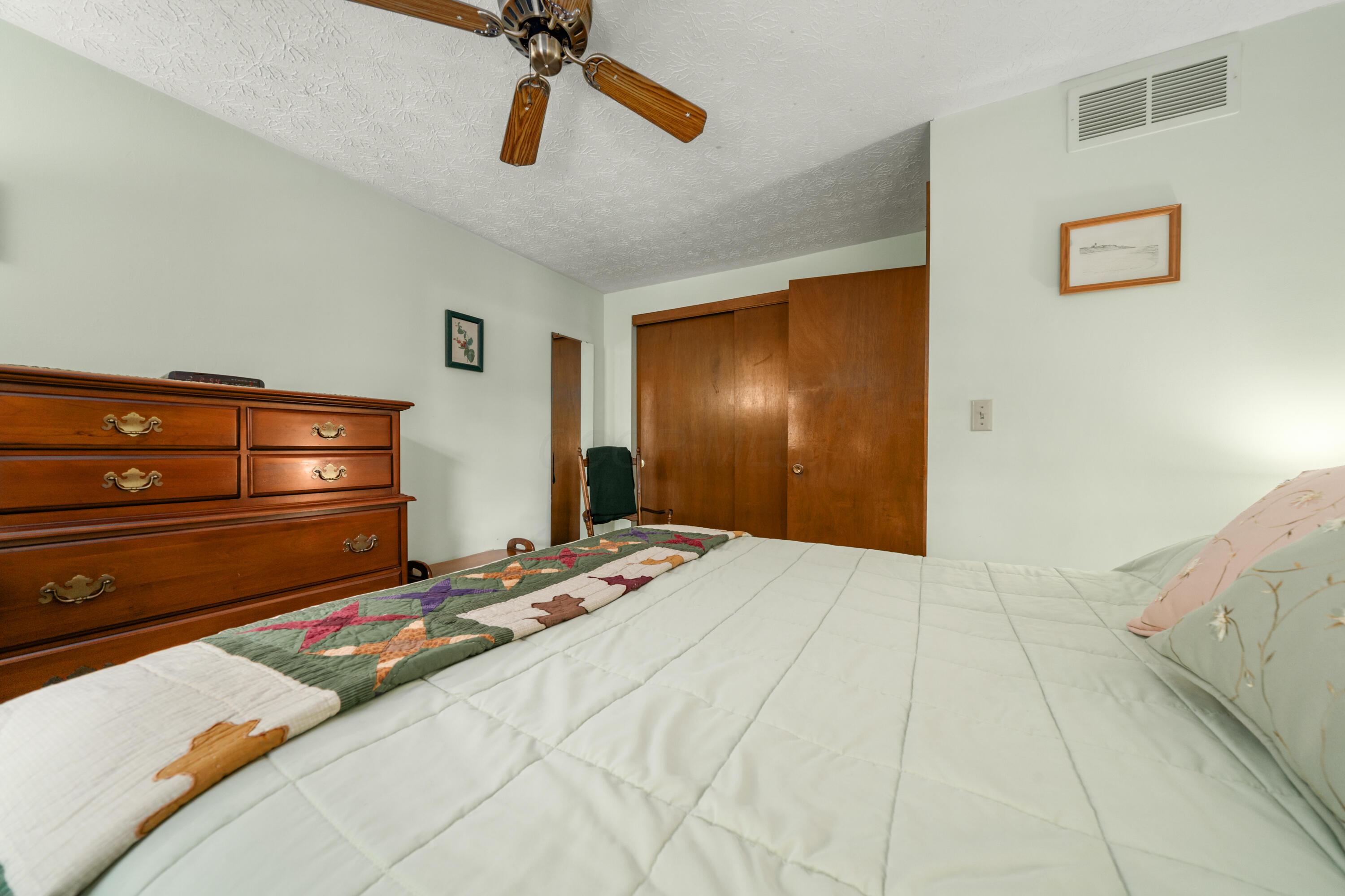 639 Link Road Whitehall, OH 43213 - Photo 35 of 73 35-print-DSC04433