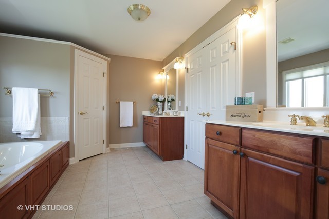 7-n346 7-n346 7n346 Ridge St. Charles, IL 60175 - Photo 14 of 31 a bathroom with a sink double vanity