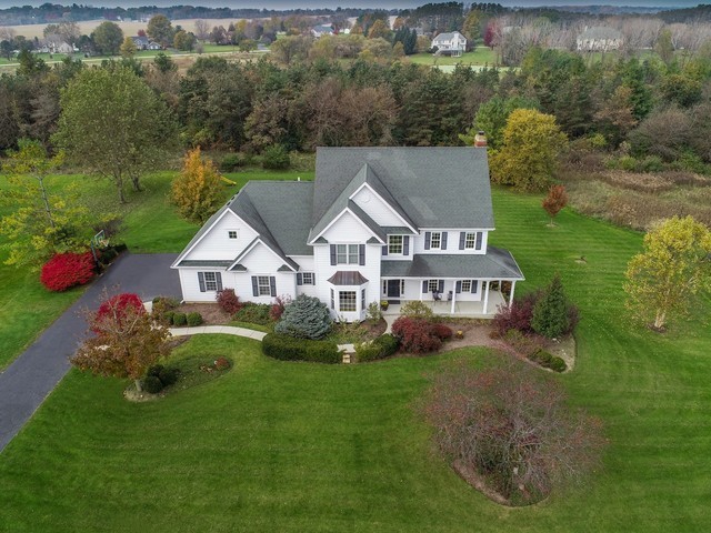 7-n346 7-n346 7n346 Ridge St. Charles, IL 60175 - Photo 3 of 31 a aerial view of a house with garden