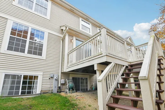 a view of a house with entryway and stairs