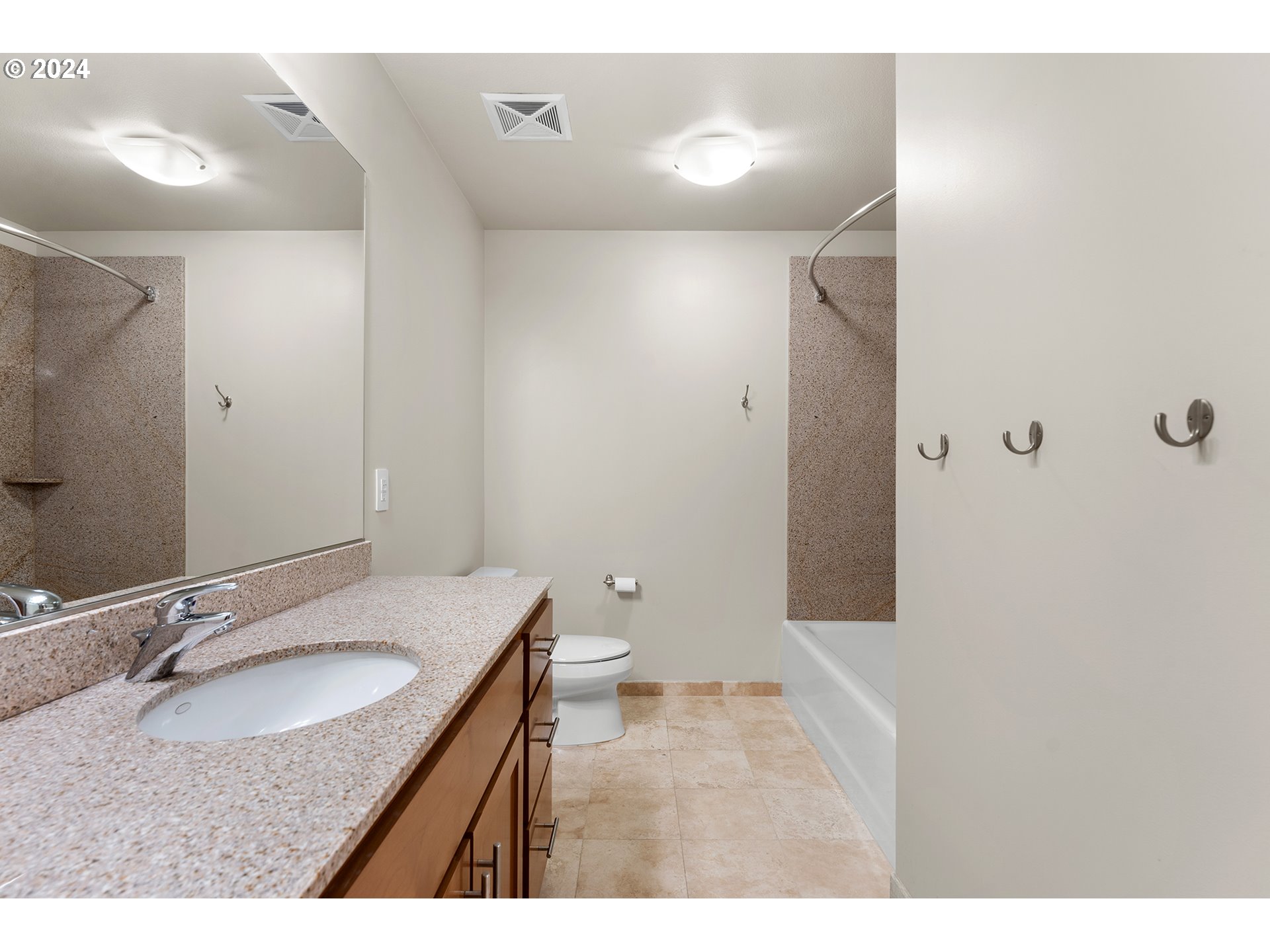 2335 Northwest Raleigh Street, Unit 311 Portland, OR 97210 - Photo 23 of 29 Gallery Image 23