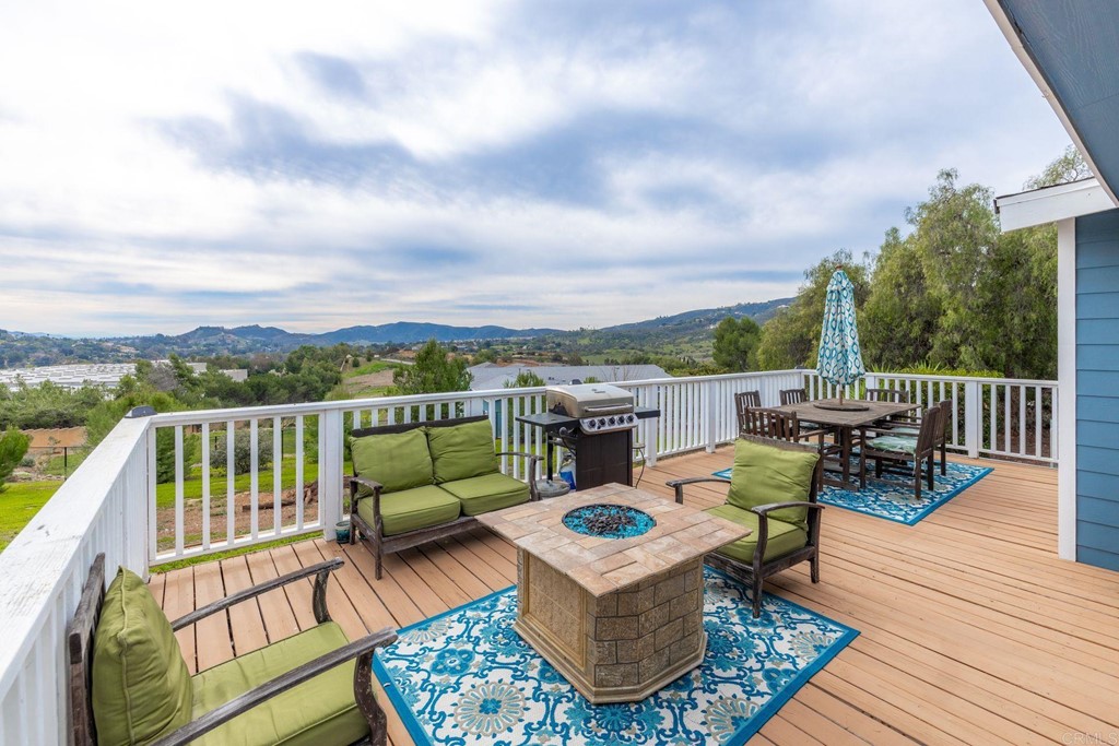 2902 Hill Valley Drive Escondido, CA 92029 - Photo 32 of 44