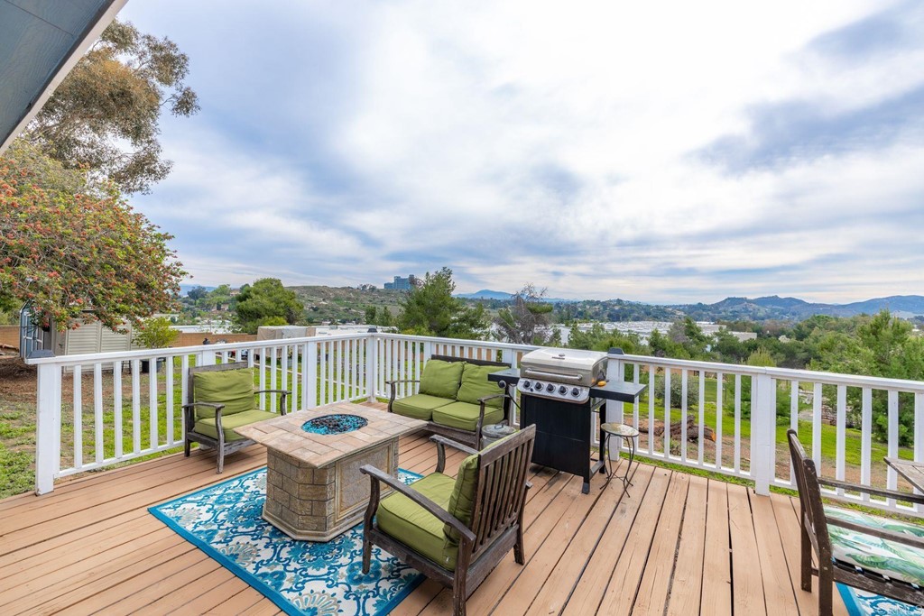 2902 Hill Valley Drive Escondido, CA 92029 - Photo 33 of 44