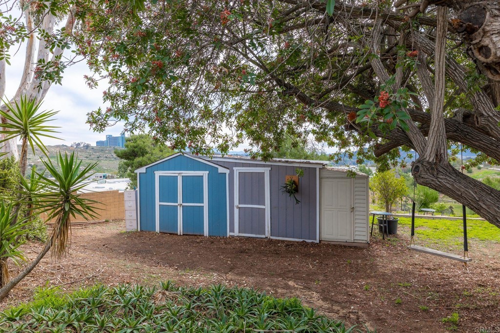 2902 Hill Valley Drive Escondido, CA 92029 - Photo 36 of 44