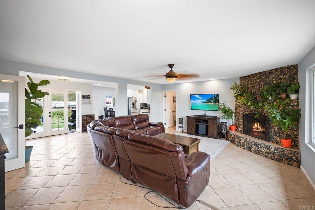 2902 Hill Valley Drive Escondido, CA 92029 - Photo 8 of 44