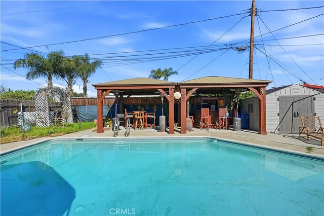 a view of a house with entertaining space