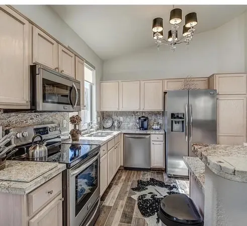 $2,800 | 29817 North 41st Place, Cave Creek, AZ 85331