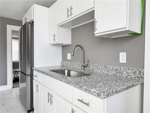 $2,200 | 910 Atwells Avenue, Unit 3, Providence, RI 02909