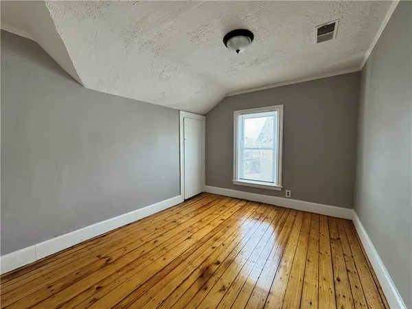 $2,200 | 910 Atwells Avenue, Unit 3, Providence, RI 02909