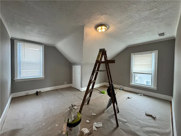 $2,200 | 910 Atwells Avenue, Unit 3, Providence, RI 02909