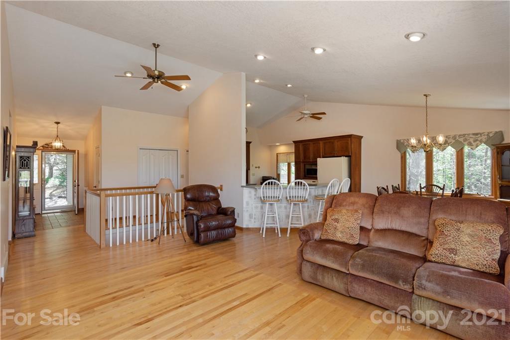 5561 Spring Road Hendersonville, NC 28739 - Photo 11 of 30 a living room with furniture