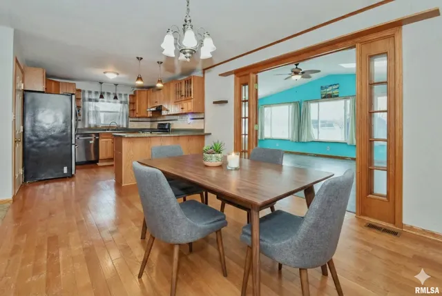 $175,000 | 310 Dundee Road, East Peoria, IL 61611