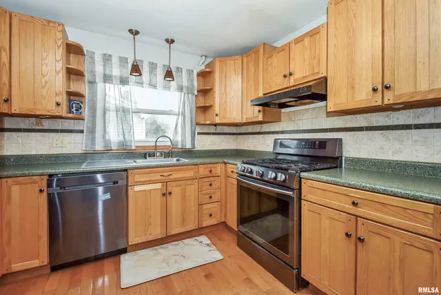 $175,000 | 310 Dundee Road, East Peoria, IL 61611