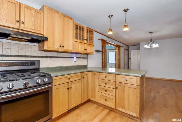 $175,000 | 310 Dundee Road, East Peoria, IL 61611