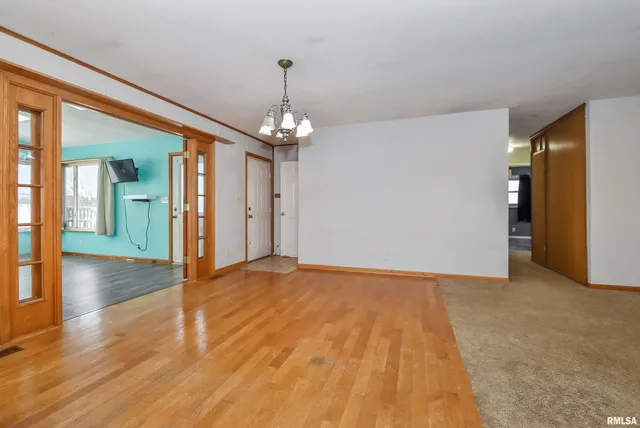 $175,000 | 310 Dundee Road, East Peoria, IL 61611