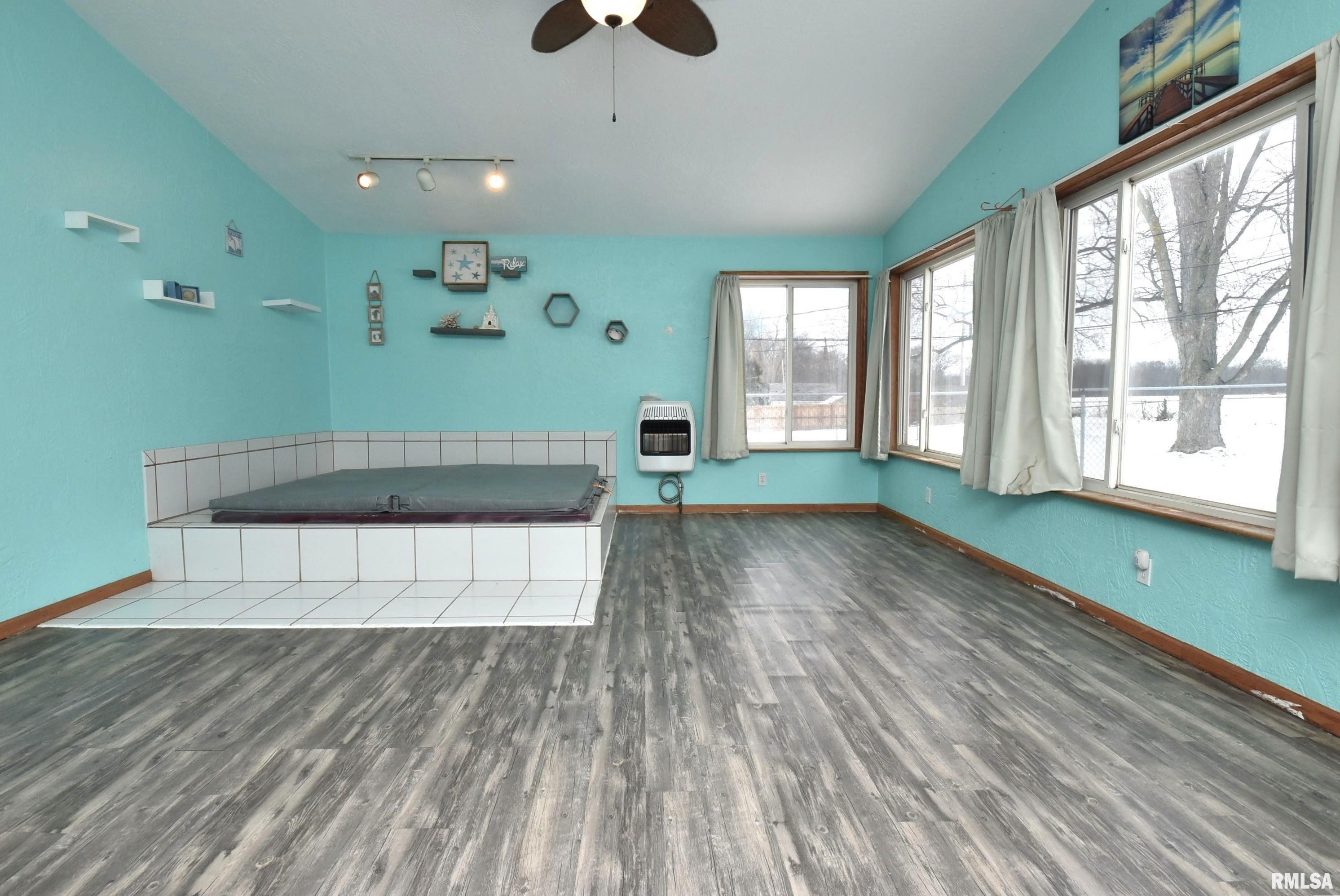 310 Dundee Road East Peoria, IL 61611 - Photo 28 of 43