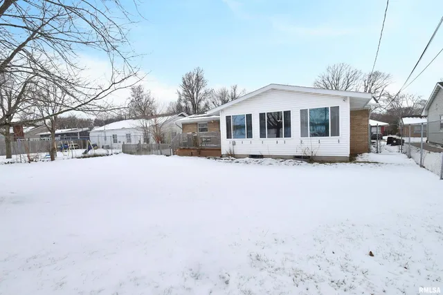 $175,000 | 310 Dundee Road, East Peoria, IL 61611