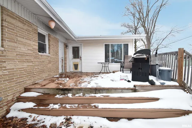 $175,000 | 310 Dundee Road, East Peoria, IL 61611