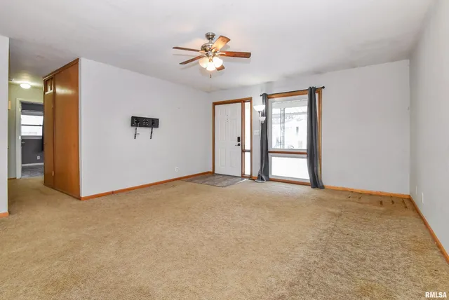 $175,000 | 310 Dundee Road, East Peoria, IL 61611