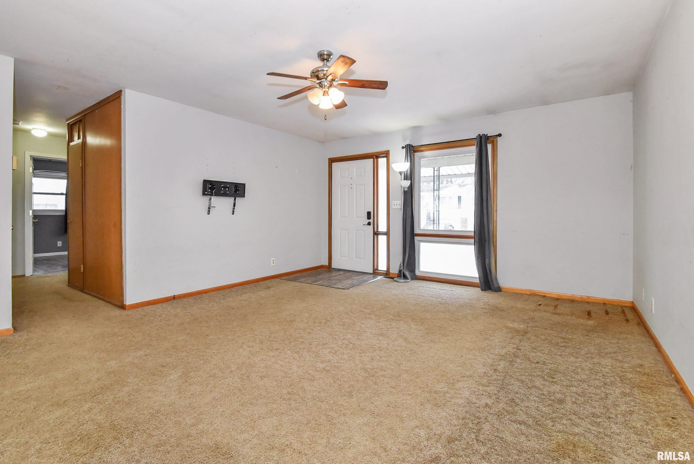 310 Dundee Road East Peoria, IL 61611 - Photo 6 of 43