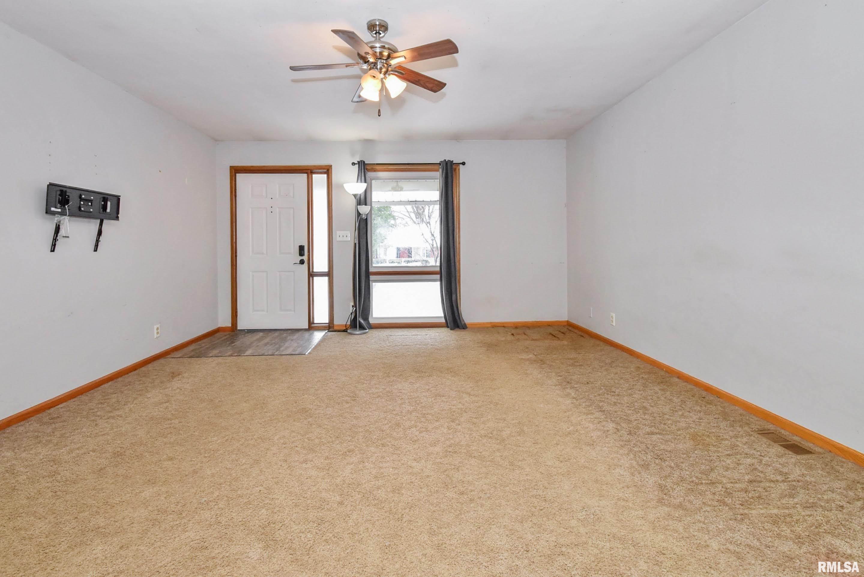 310 Dundee Road East Peoria, IL 61611 - Photo 7 of 43