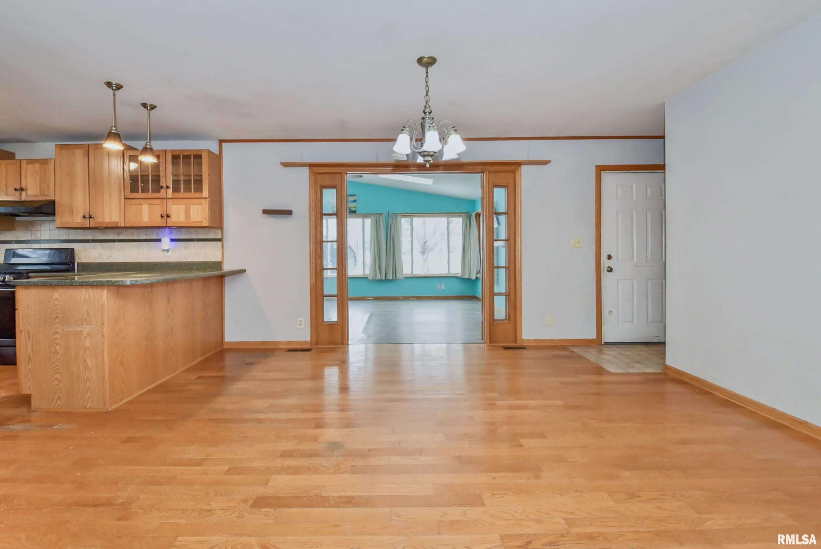 310 Dundee Road East Peoria, IL 61611 - Photo 9 of 43